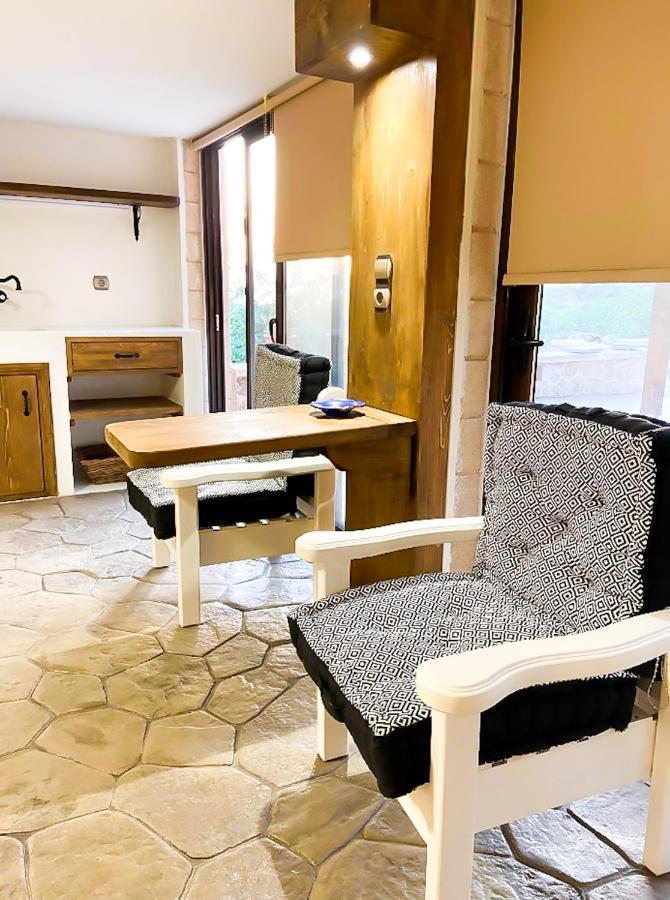 Pistachio Guesthouse, Παραδοσιακός Ξενώνας Vathí Exteriér fotografie